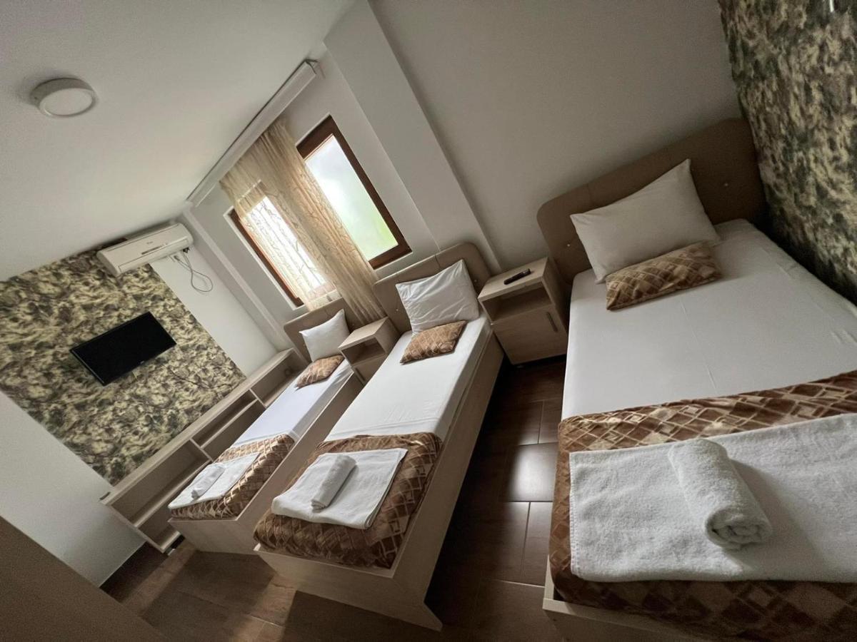 Hotel Ultra Star Скопие Екстериор снимка