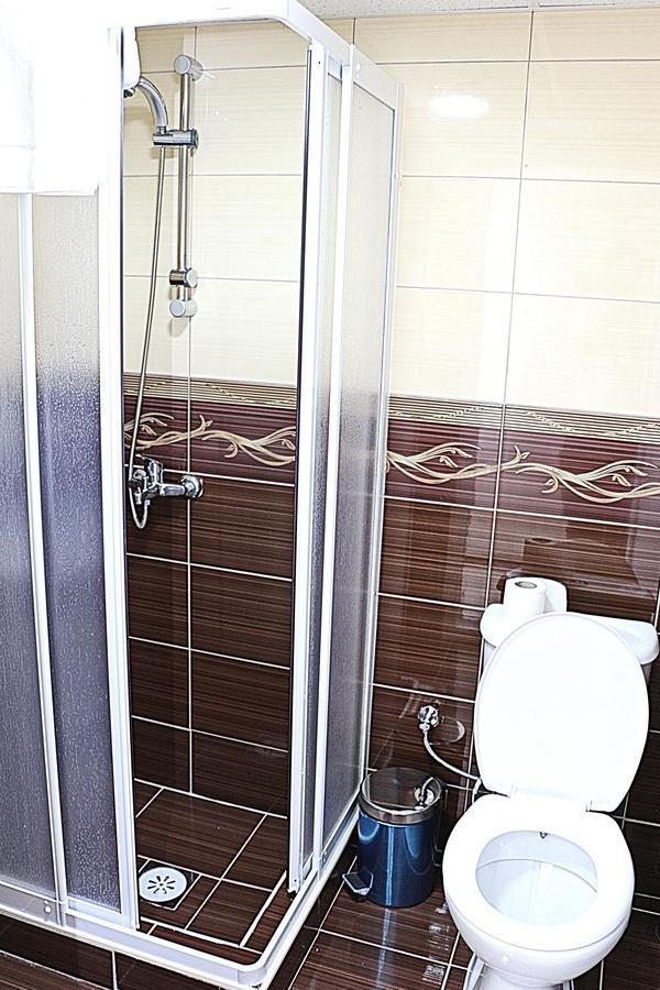 Hotel Ultra Star Скопие Екстериор снимка