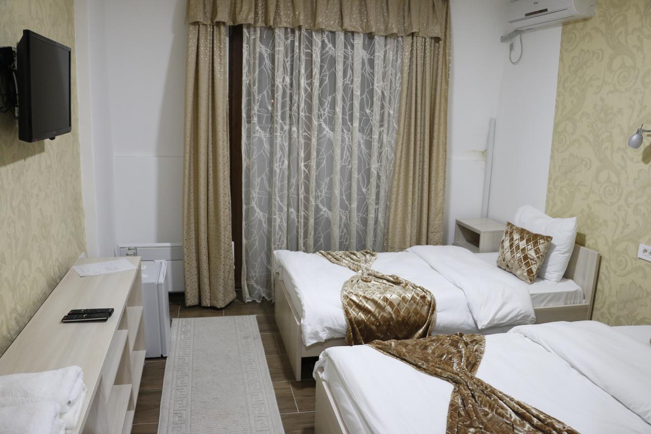 Hotel Ultra Star Скопие Екстериор снимка